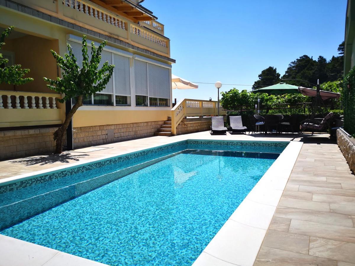 Apartments With A Swimming Pool Banjol, Rab - 11382 Esterno foto