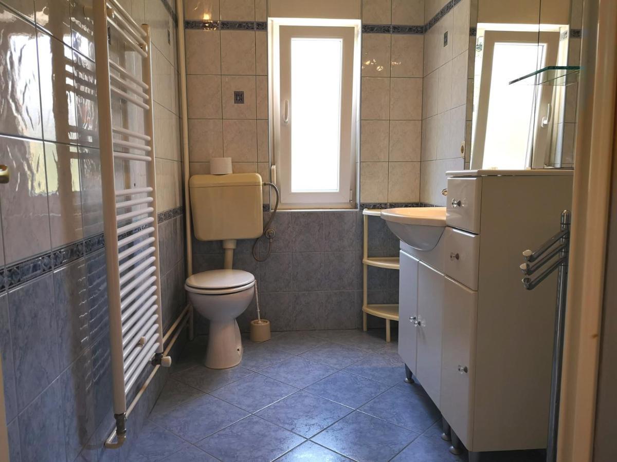 Apartments With A Swimming Pool Banjol, Rab - 11382 Esterno foto