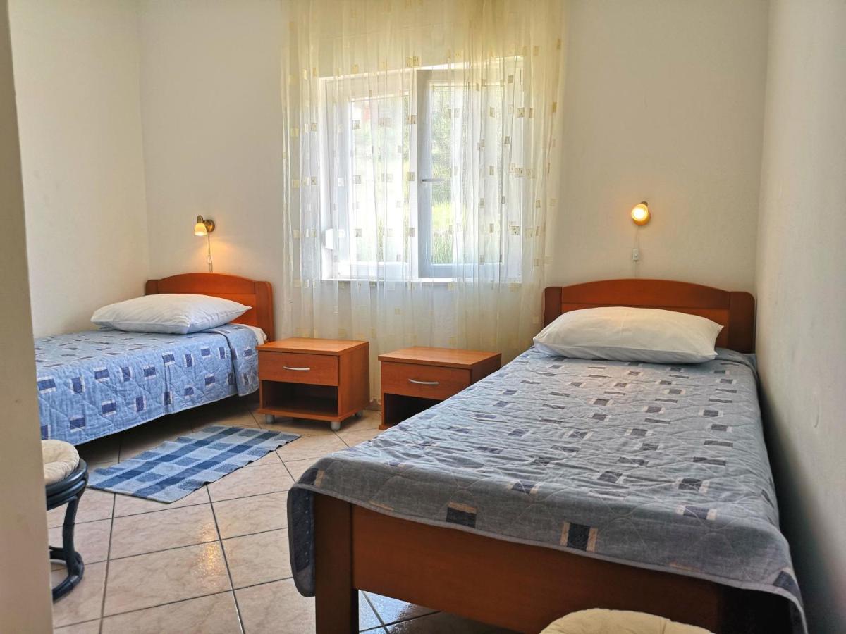 Apartments With A Swimming Pool Banjol, Rab - 11382 Esterno foto